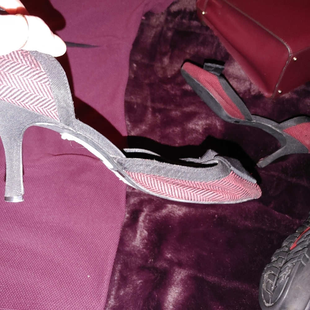 Shoes - Picture 3 of 4